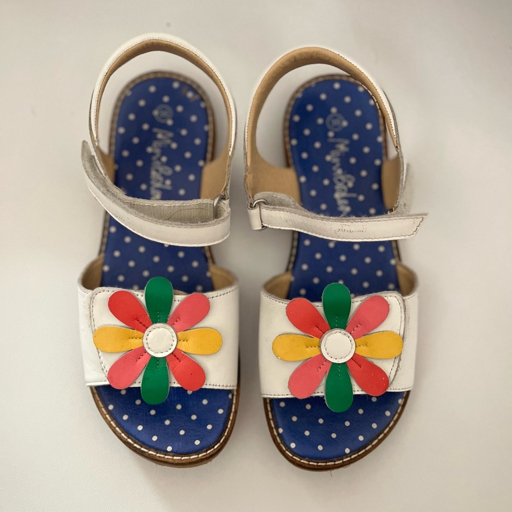 Leather padded sandals